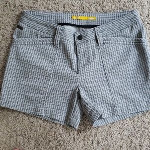 Lolë shorts